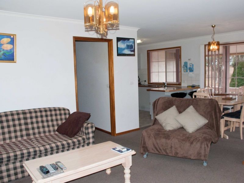 1/7 Lookout Road, Lakes Entrance VIC 3909