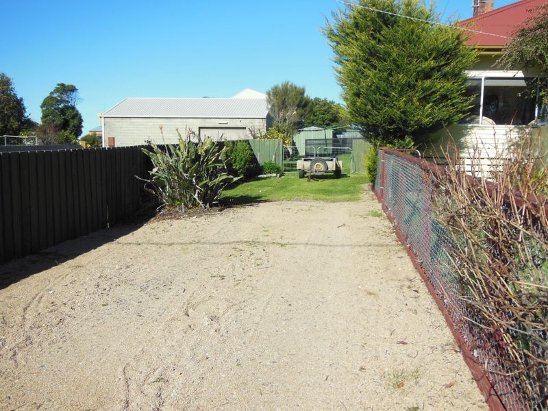 80 Hazel Road, Kalimna VIC 3909