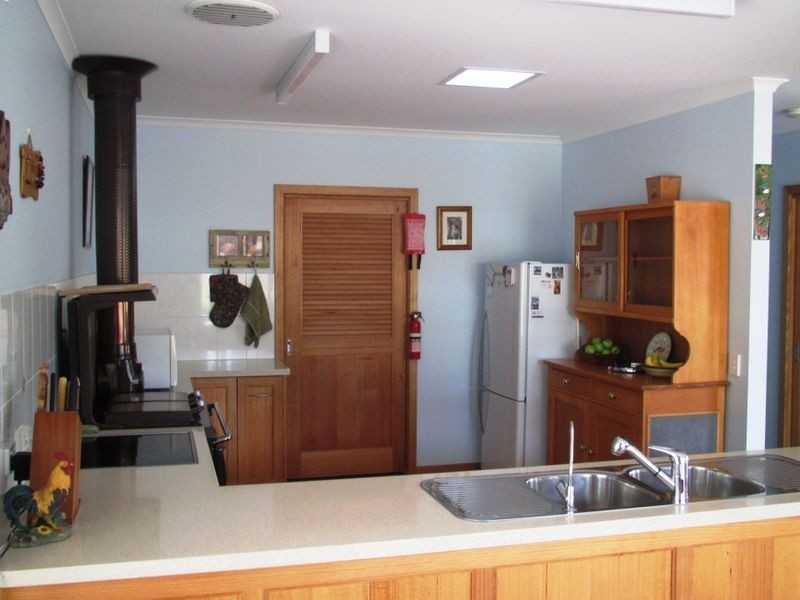 183 Ostlers Road, Lakes Entrance VIC 3909