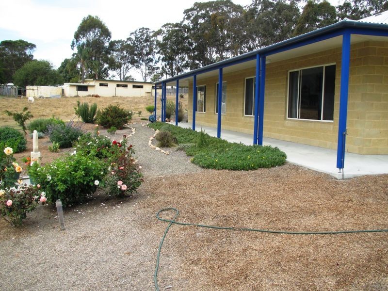 183 Ostlers Road, Lakes Entrance VIC 3909