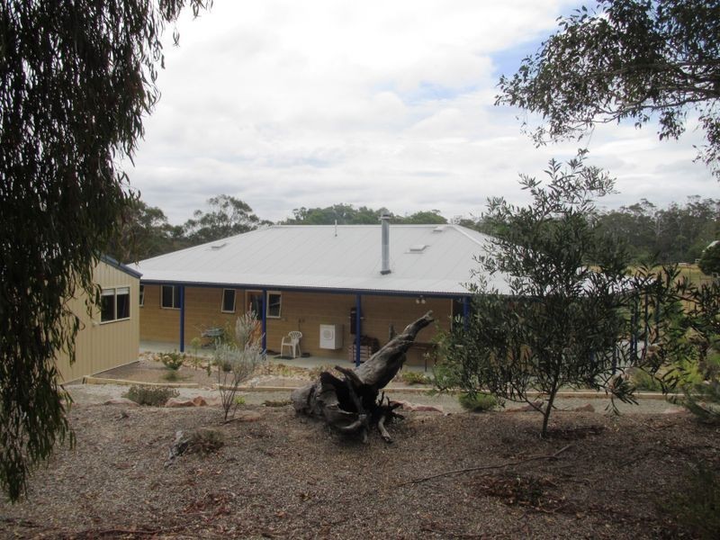 183 Ostlers Road, Lakes Entrance VIC 3909