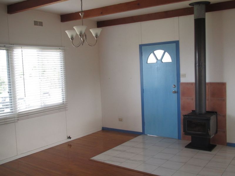 8/15 Lyrebird Court, Lakes Entrance VIC 3909