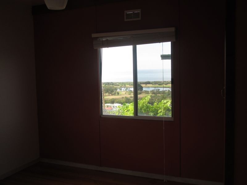 8/15 Lyrebird Court, Lakes Entrance VIC 3909