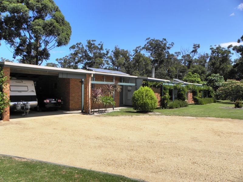21 Mill Point Road, Lakes Entrance VIC 3909