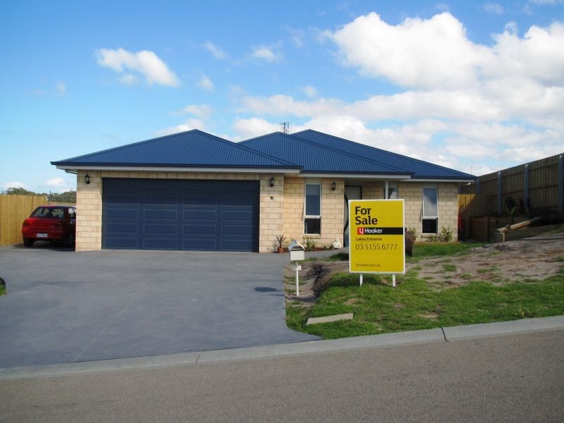 15 Westbury Way, Lakes Entrance VIC 3909