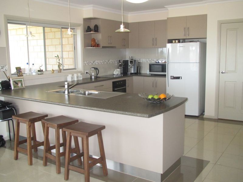 15 Westbury Way, Lakes Entrance VIC 3909