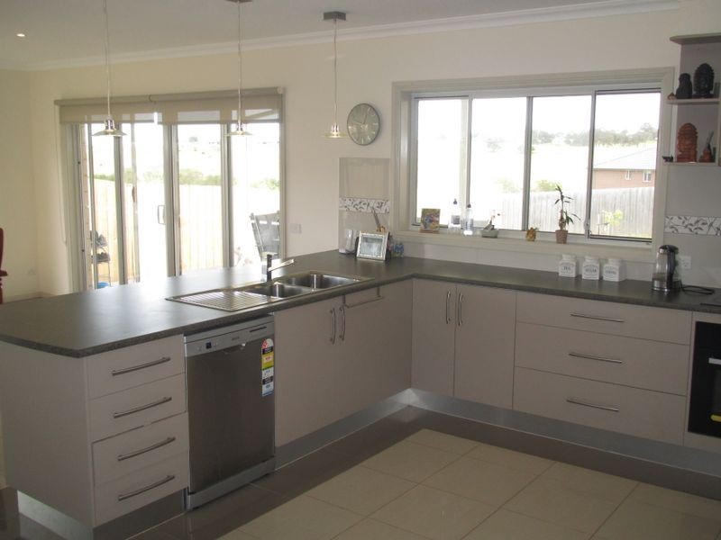 15 Westbury Way, Lakes Entrance VIC 3909