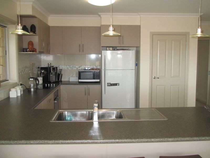 15 Westbury Way, Lakes Entrance VIC 3909