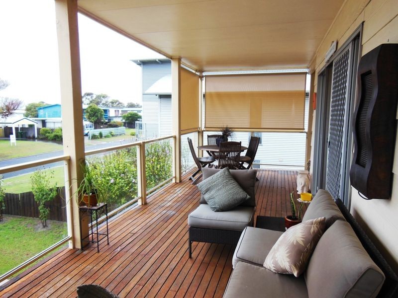 10 Lakeside Drive, Lake Tyers Beach VIC 3909