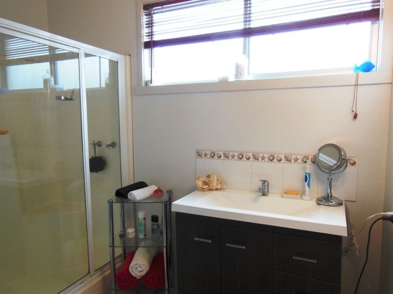 10 Lakeside Drive, Lake Tyers Beach VIC 3909