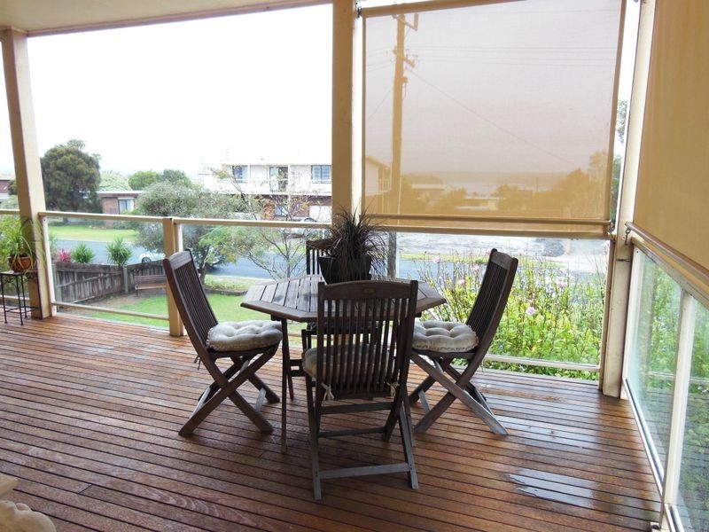 10 Lakeside Drive, Lake Tyers Beach VIC 3909