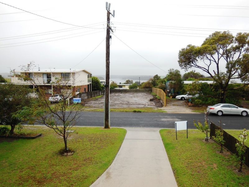 10 Lakeside Drive, Lake Tyers Beach VIC 3909