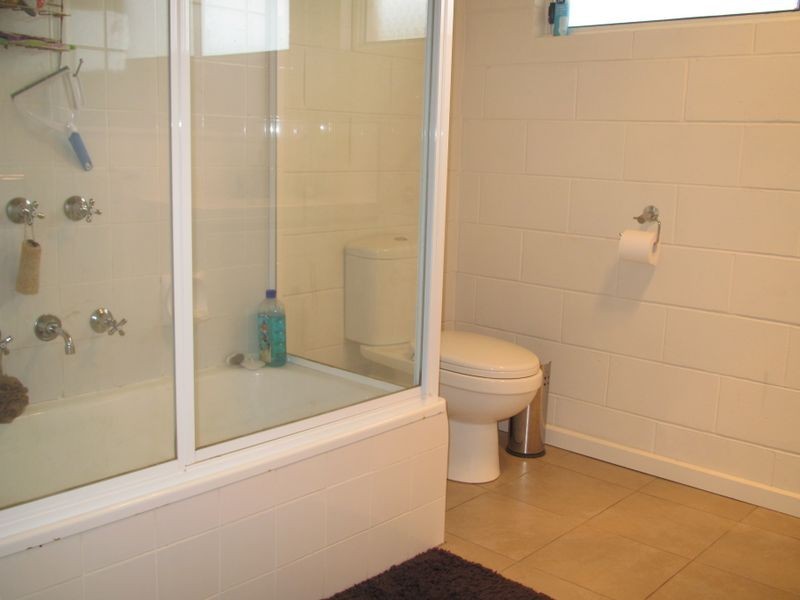 41 Capes Road, Lakes Entrance VIC 3909