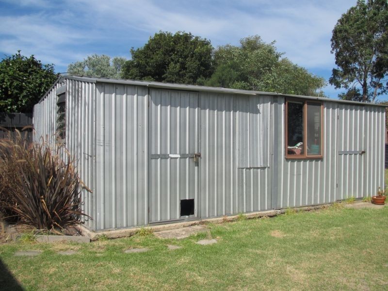 41 Capes Road, Lakes Entrance VIC 3909