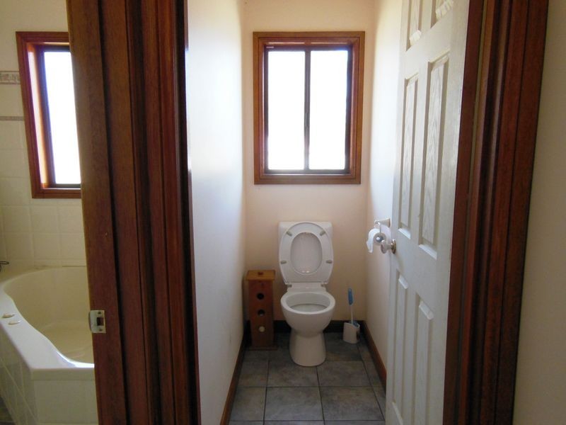 6 Lind Drive, Lake Tyers Beach VIC 3909