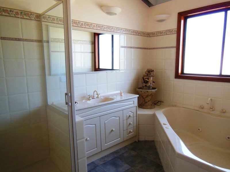 6 Lind Drive, Lake Tyers Beach VIC 3909