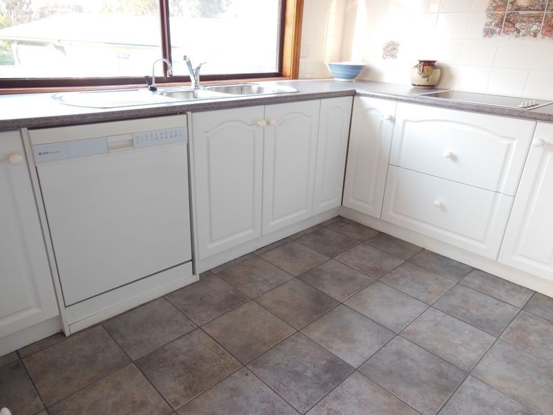 6 Lind Drive, Lake Tyers Beach VIC 3909