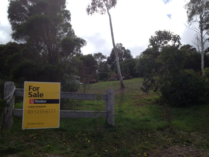 16 Gay Street, Lakes Entrance VIC 3909