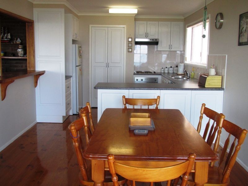 30 Gay Street, Lakes Entrance VIC 3909