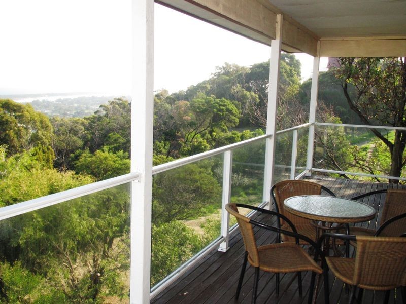 30 Gay Street, Lakes Entrance VIC 3909