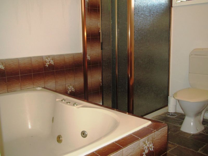 30 Gay Street, Lakes Entrance VIC 3909