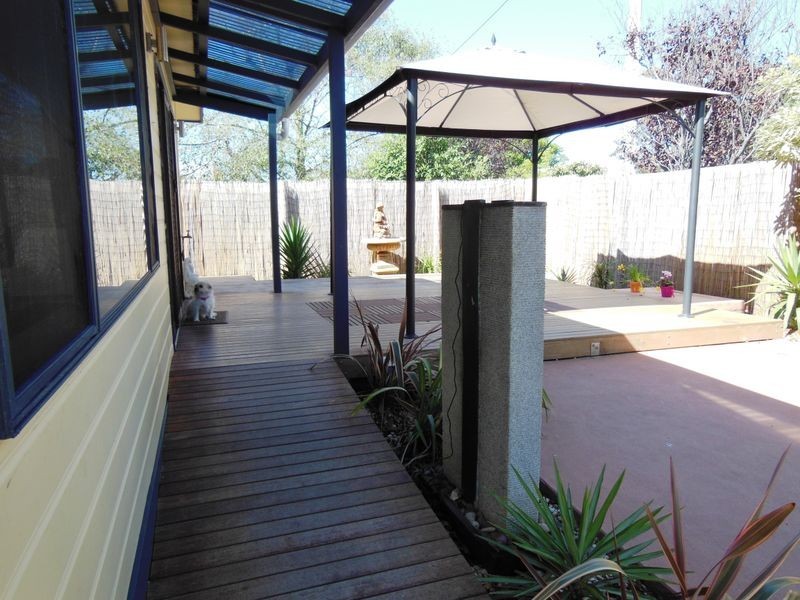 3 Middle Street, Lakes Entrance VIC 3909