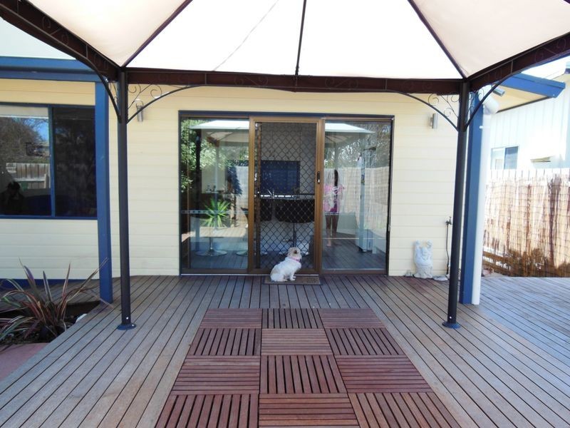 3 Middle Street, Lakes Entrance VIC 3909