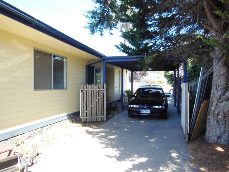 3 Middle Street, Lakes Entrance VIC 3909