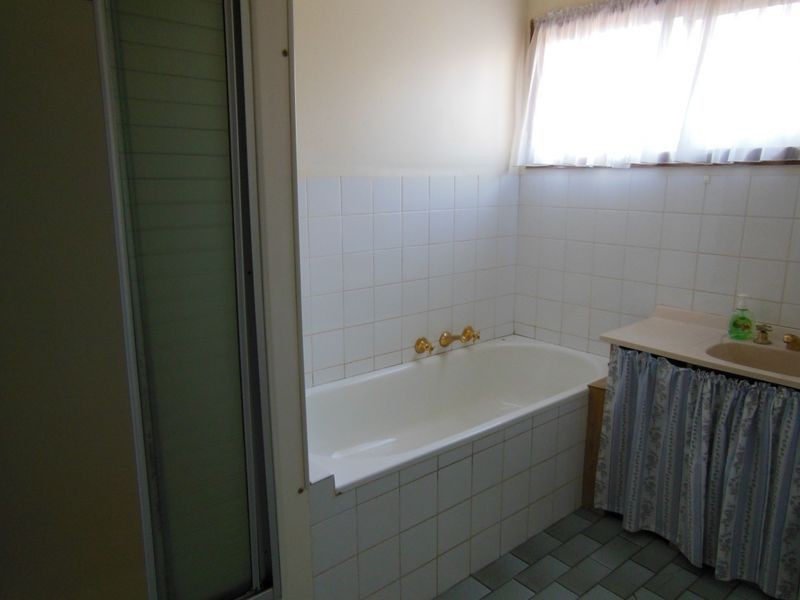 109 Hazel Road, Kalimna VIC 3909