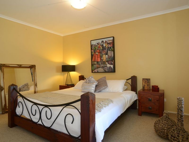 25 Albatross Road, Lakes Entrance VIC 3909