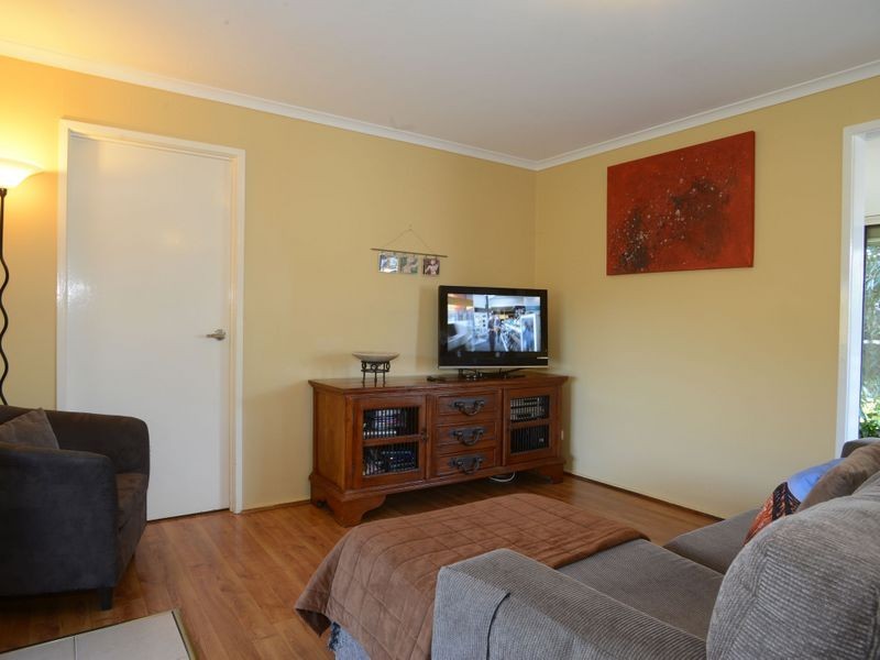 25 Albatross Road, Lakes Entrance VIC 3909