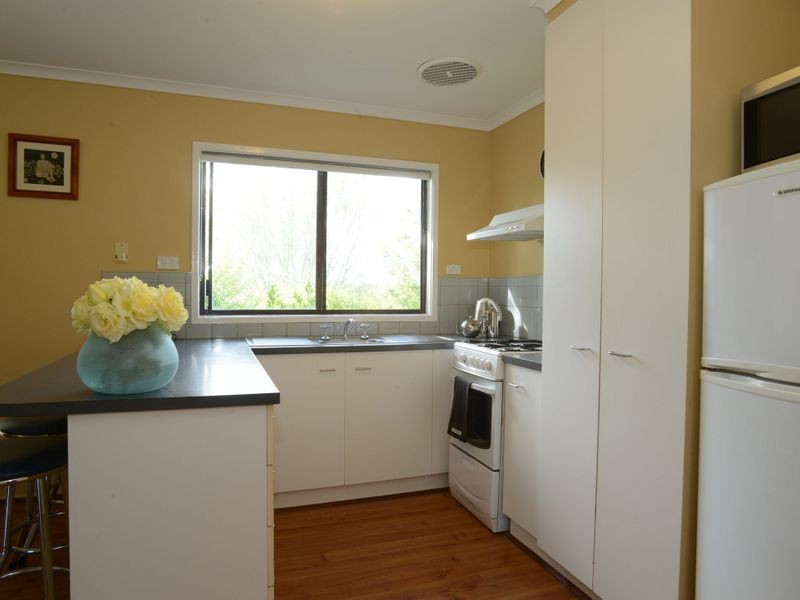 25 Albatross Road, Lakes Entrance VIC 3909