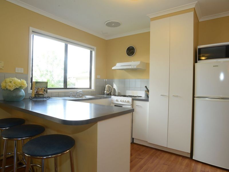 25 Albatross Road, Lakes Entrance VIC 3909