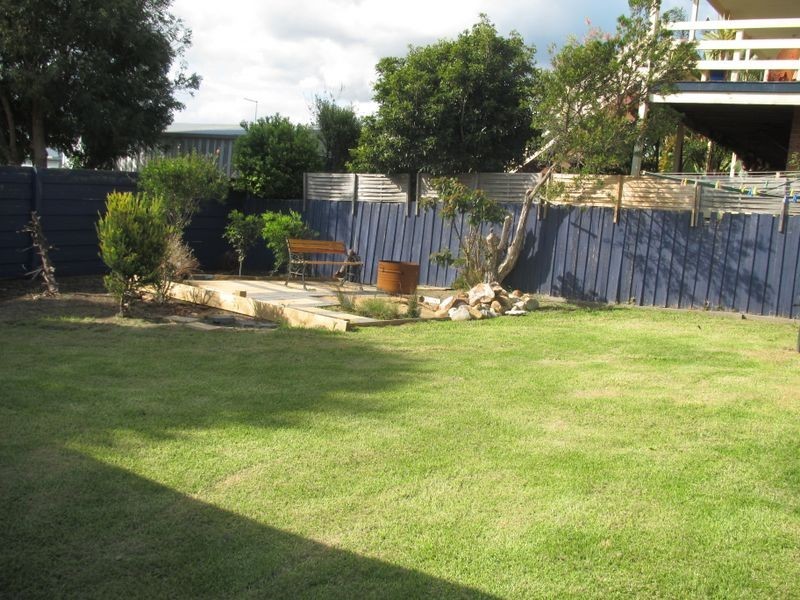 19 Hillcrest Way, Lake Tyers Beach VIC 3909