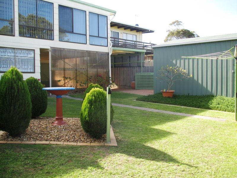 25 O’Neills Road, Lakes Entrance VIC 3909