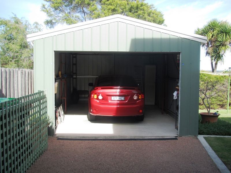 25 O’Neills Road, Lakes Entrance VIC 3909