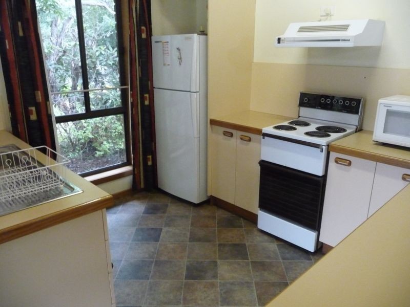 29 Merrangbaur Street, Lakes Entrance VIC 3909