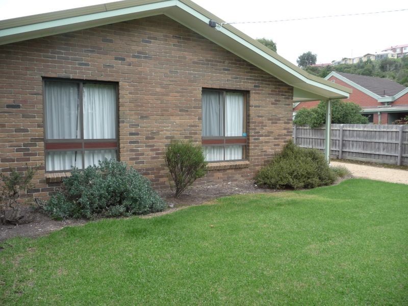 29 Merrangbaur Street, Lakes Entrance VIC 3909