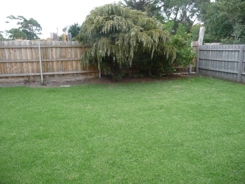 29 Merrangbaur Street, Lakes Entrance VIC 3909