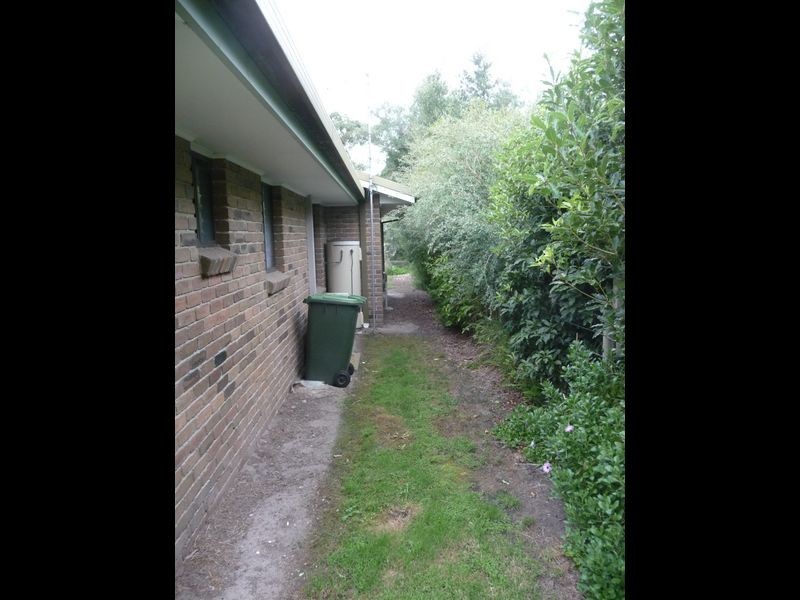 29 Merrangbaur Street, Lakes Entrance VIC 3909