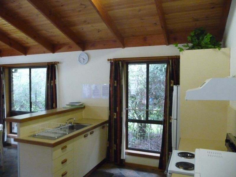 29 Merrangbaur Street, Lakes Entrance VIC 3909