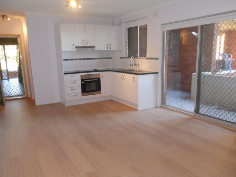 3/102 Dumaresq Street, Campbelltown NSW 2560