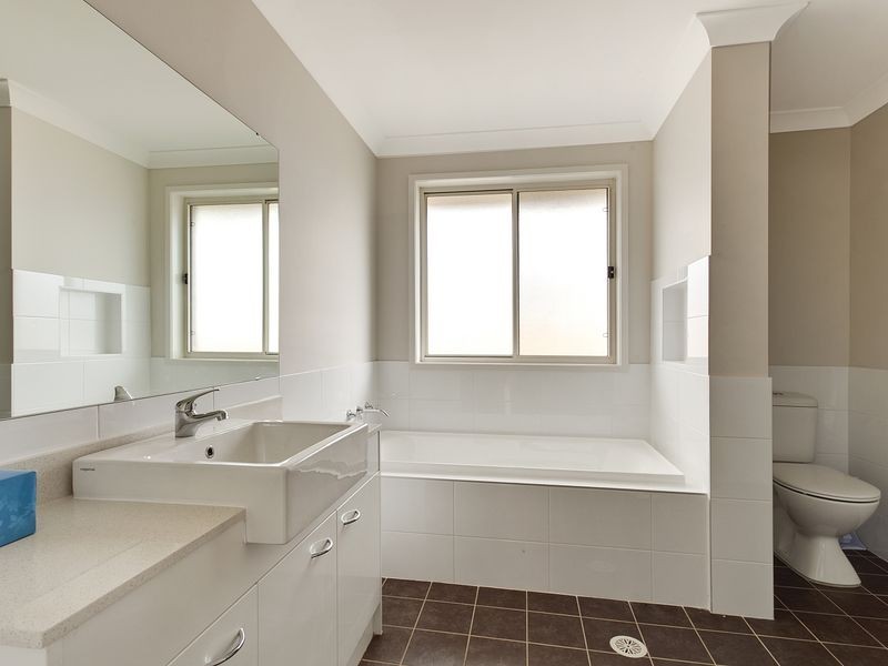 7 Grice Street, Oran Park NSW 2570