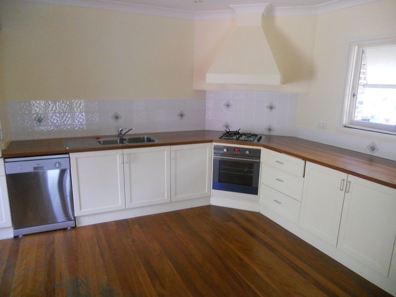 27 Martine Ave, Camden South NSW 2570