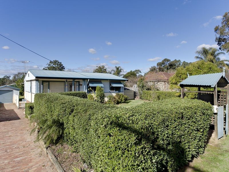 10 Coolalie Avenue, Camden South NSW 2570