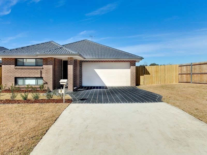 7 Asimus Circuit, Elderslie NSW 2570