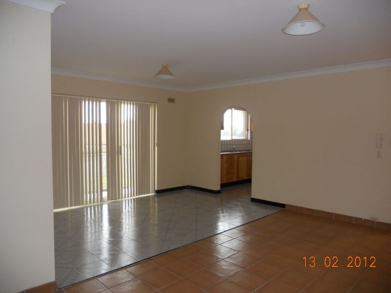 2/21 Gilchrist Drive, Campbelltown NSW 2560