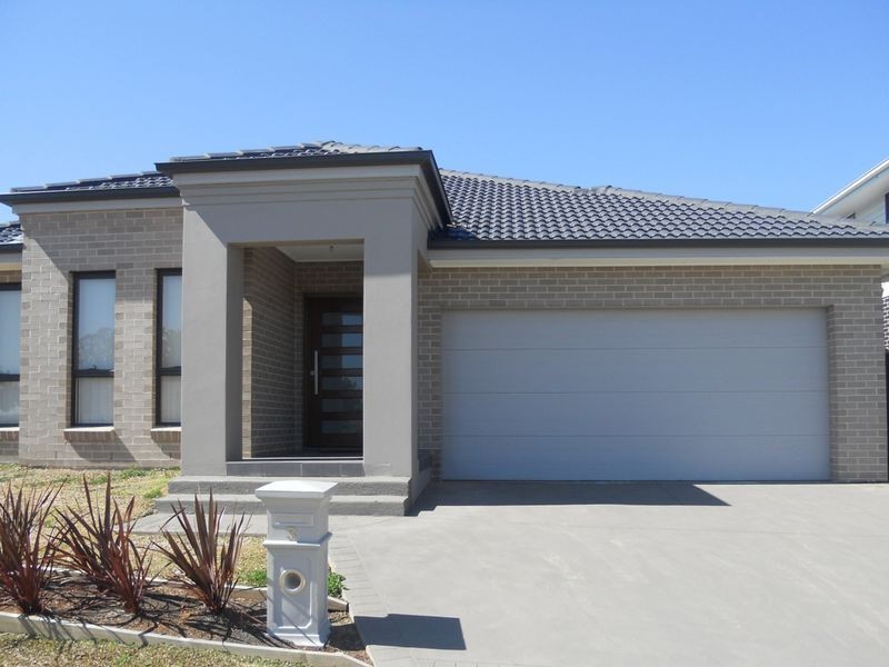 3 Neil Place, Oran Park NSW 2570