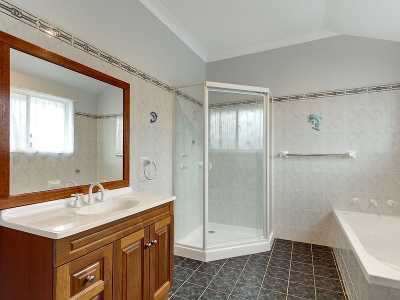 96 Merlin Street, The Oaks NSW 2570