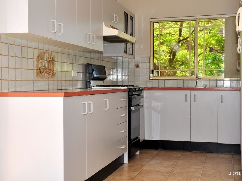 2/1A Old Hume Highway, Camden NSW 2570